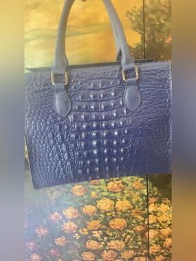 Elegant Croc-Embossed Satchel Handbag in Deep Blue
